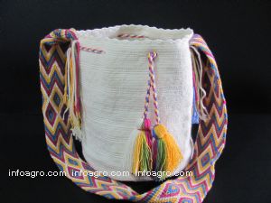 tejidos crochet en mochilas y bolsos wayuu